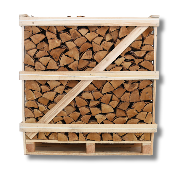 kaltē žāvēta sausa malka kastē